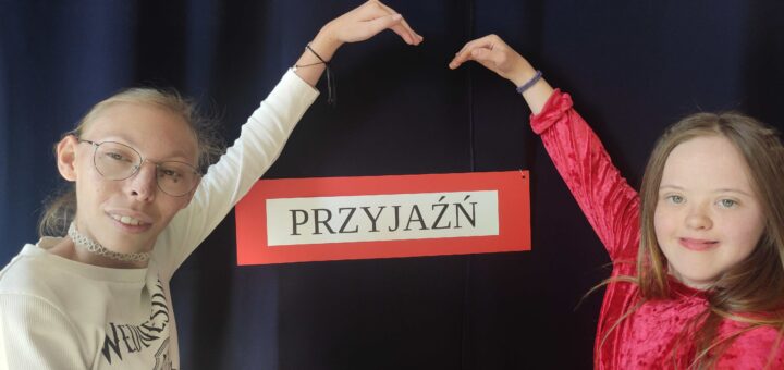 UCZNIOWIE