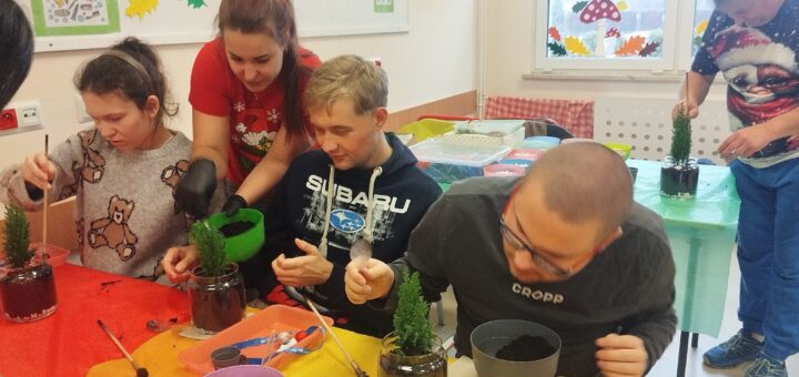 na zajęciach przy stole