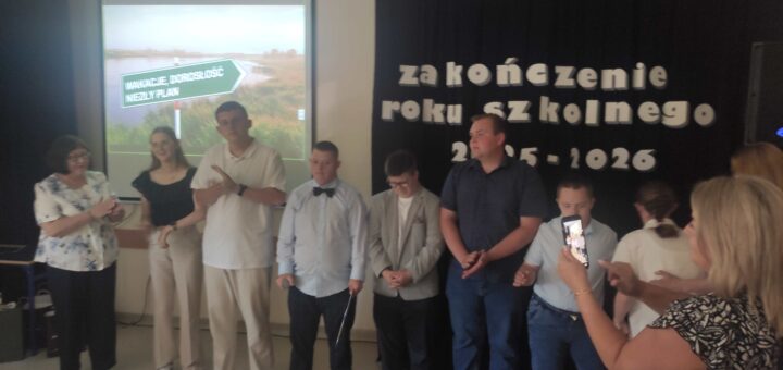 ZDJĘCIE GRUPOWE